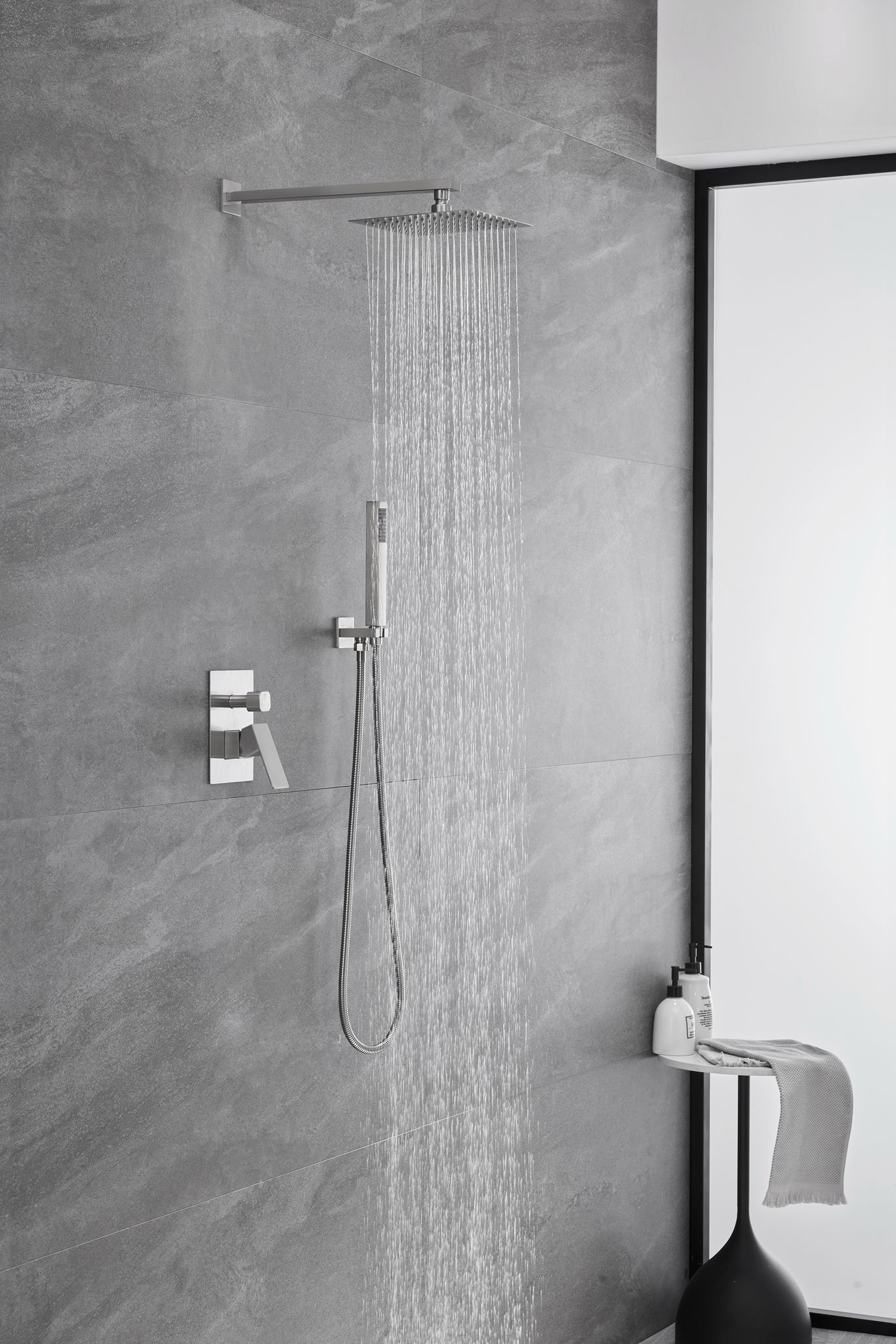 COLONNE DE DOUCHE ENCASTRABLE EN ACIER INOXYDABLE